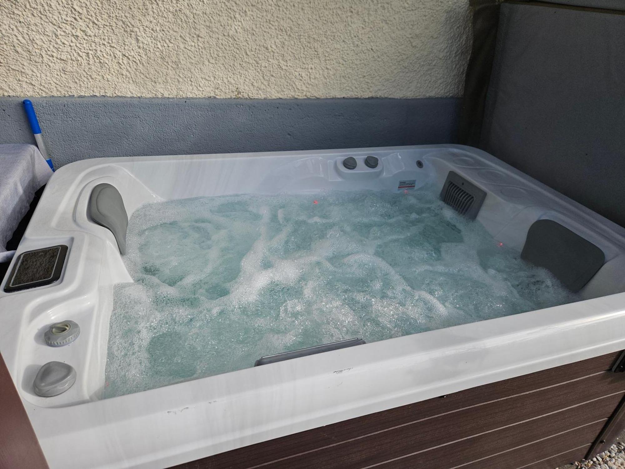 Premium Apartment Mit Privatem Whirlpool, Sauna, Garten Санкт-Мартин-ам-Гримминг Экстерьер фото